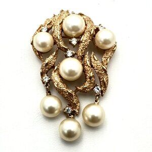 Vintage Trifari Womens Brooch Under the Sea Faux Pearl Gold Tone Pin